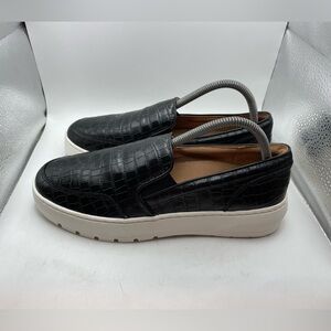 Vionic Black Croc-Patterned Slip-On Flats